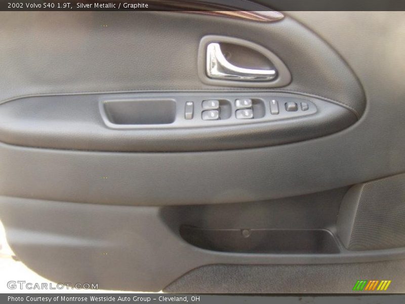 Silver Metallic / Graphite 2002 Volvo S40 1.9T