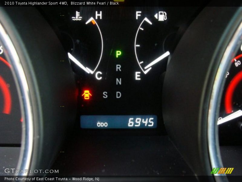 Blizzard White Pearl / Black 2010 Toyota Highlander Sport 4WD