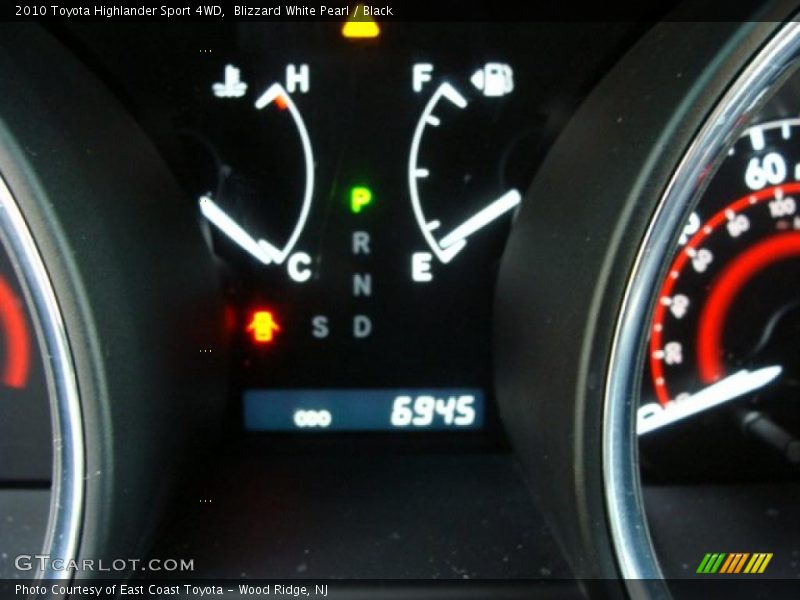 Blizzard White Pearl / Black 2010 Toyota Highlander Sport 4WD