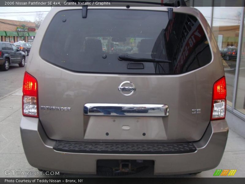 Granite Metallic / Graphite 2006 Nissan Pathfinder SE 4x4