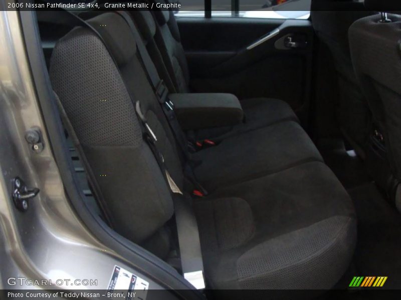 Granite Metallic / Graphite 2006 Nissan Pathfinder SE 4x4