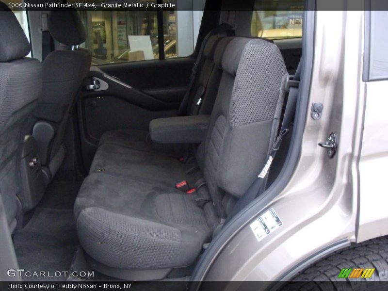 Granite Metallic / Graphite 2006 Nissan Pathfinder SE 4x4