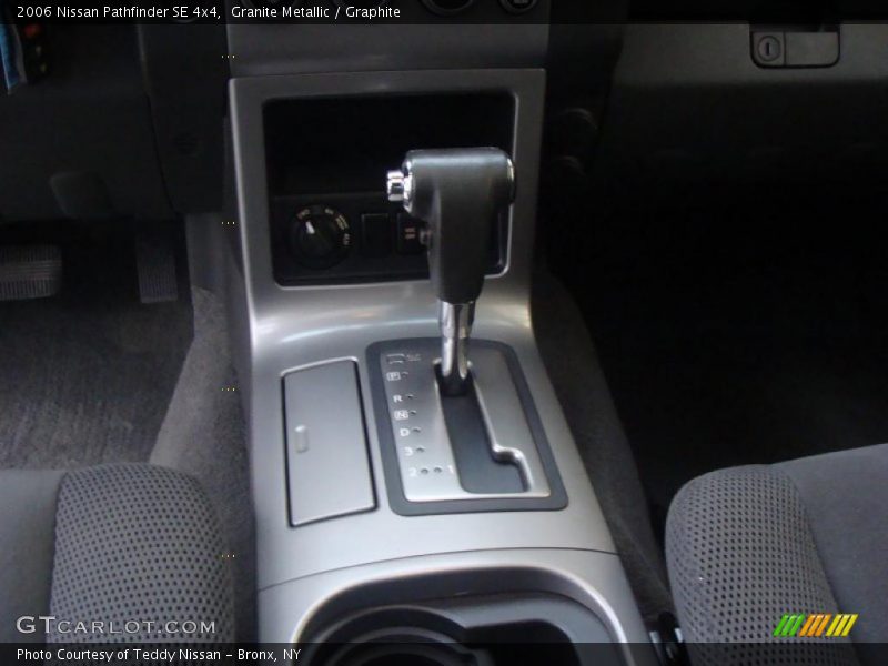 Granite Metallic / Graphite 2006 Nissan Pathfinder SE 4x4