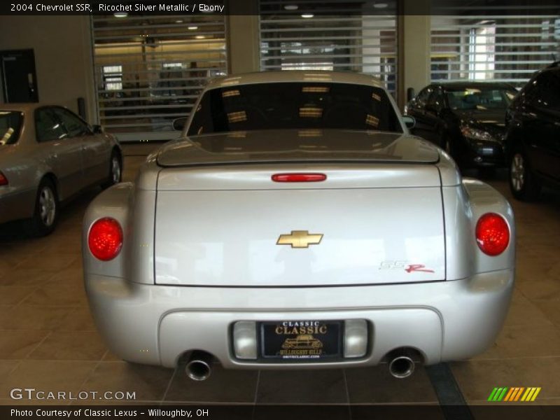 Ricochet Silver Metallic / Ebony 2004 Chevrolet SSR