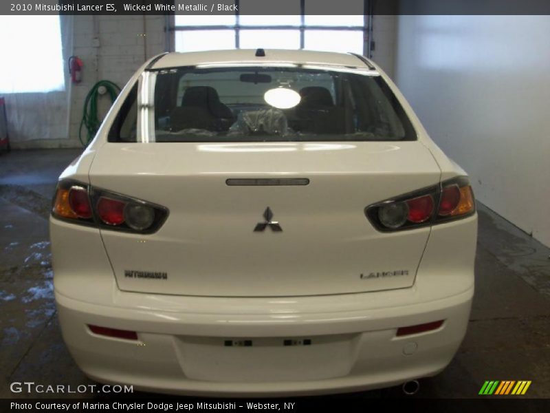 Wicked White Metallic / Black 2010 Mitsubishi Lancer ES