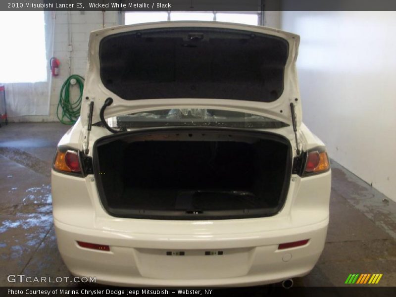 Wicked White Metallic / Black 2010 Mitsubishi Lancer ES