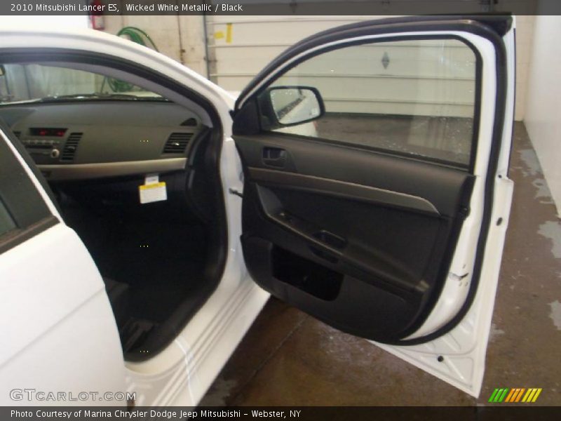 Wicked White Metallic / Black 2010 Mitsubishi Lancer ES
