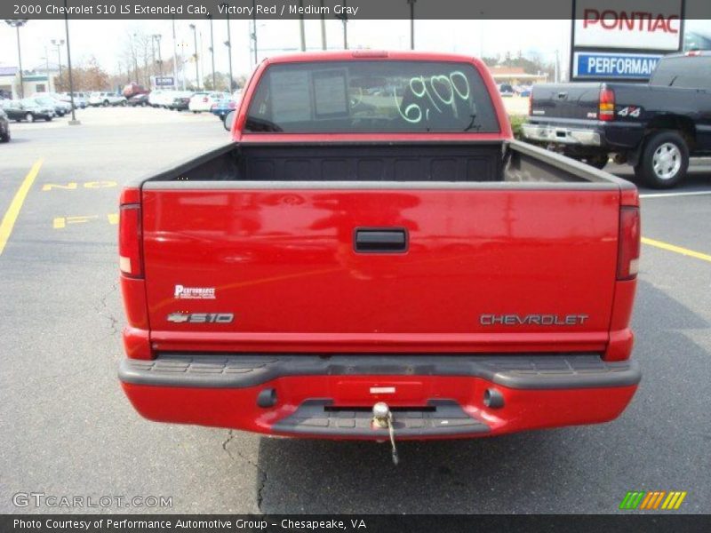 Victory Red / Medium Gray 2000 Chevrolet S10 LS Extended Cab