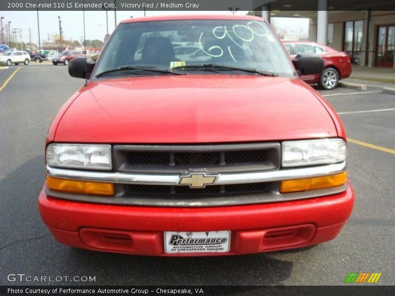 Victory Red / Medium Gray 2000 Chevrolet S10 LS Extended Cab