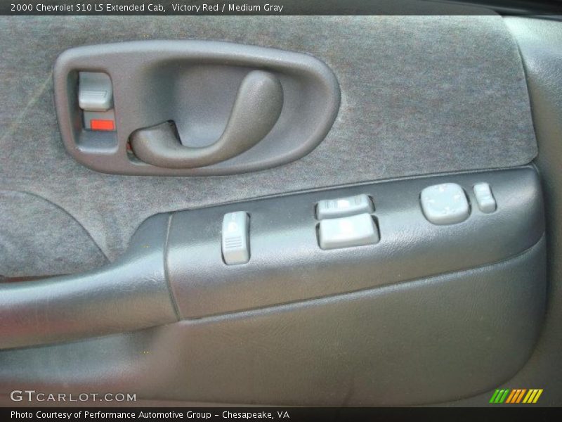 Victory Red / Medium Gray 2000 Chevrolet S10 LS Extended Cab