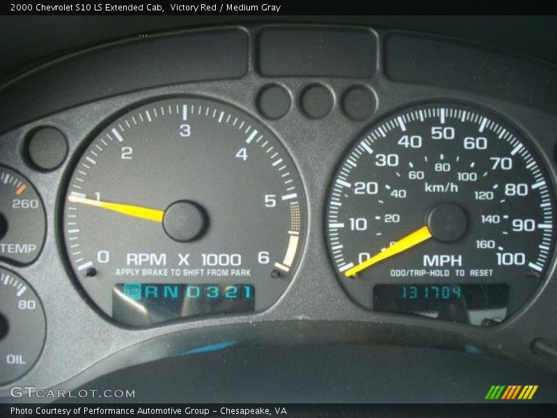 Victory Red / Medium Gray 2000 Chevrolet S10 LS Extended Cab
