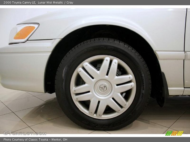 Lunar Mist Metallic / Gray 2000 Toyota Camry LE