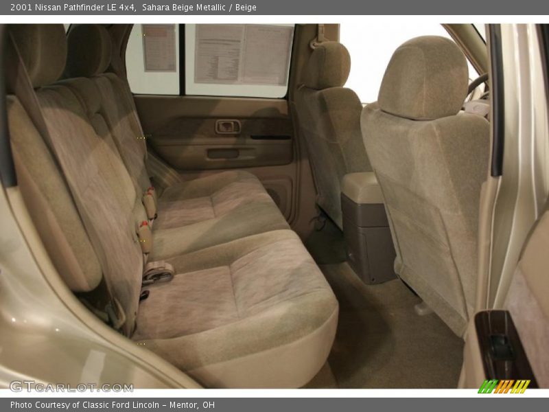 Sahara Beige Metallic / Beige 2001 Nissan Pathfinder LE 4x4