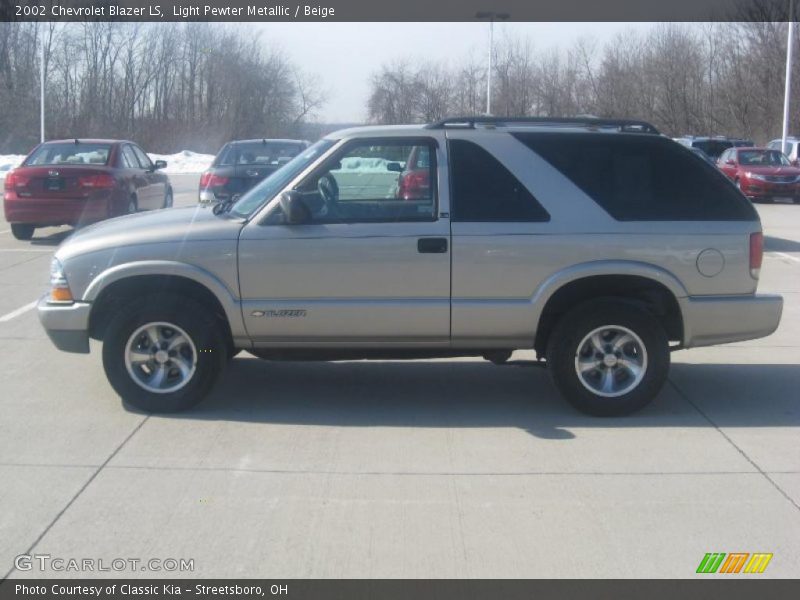 Light Pewter Metallic / Beige 2002 Chevrolet Blazer LS