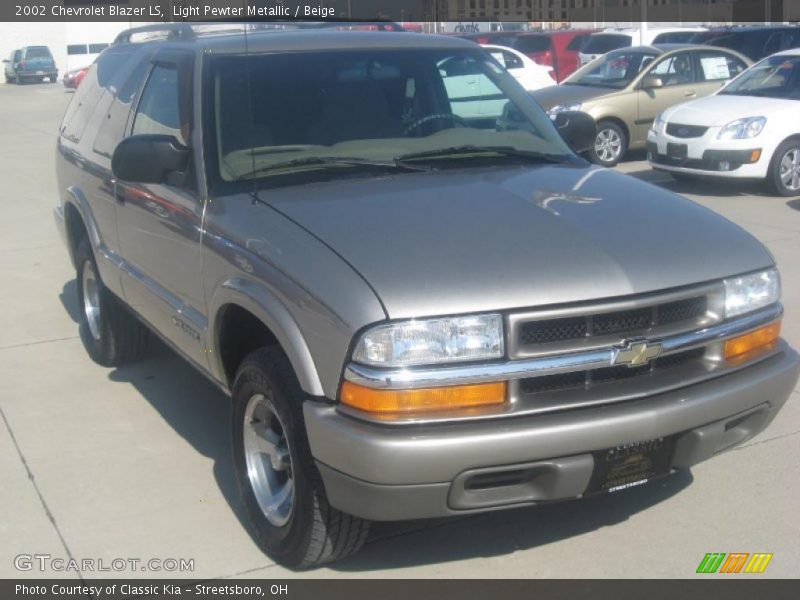 Light Pewter Metallic / Beige 2002 Chevrolet Blazer LS