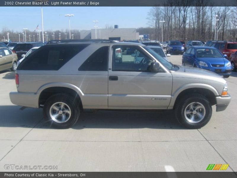 Light Pewter Metallic / Beige 2002 Chevrolet Blazer LS