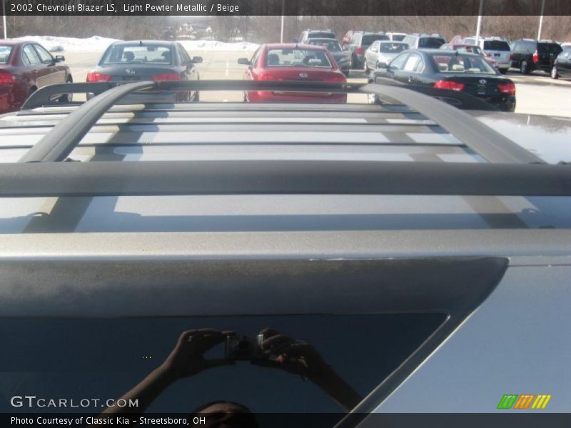 Light Pewter Metallic / Beige 2002 Chevrolet Blazer LS