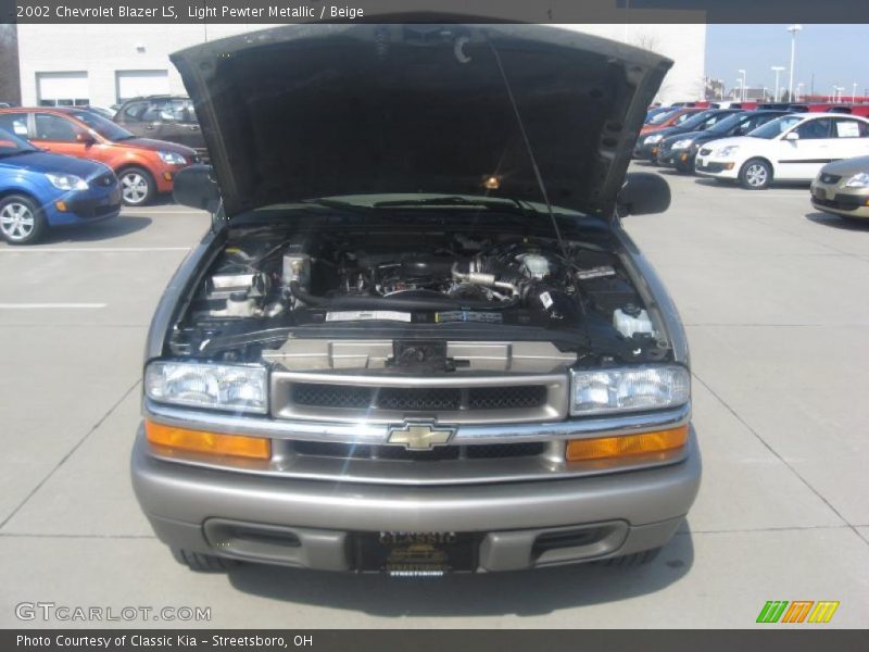 Light Pewter Metallic / Beige 2002 Chevrolet Blazer LS