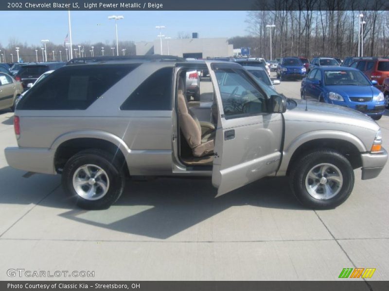 Light Pewter Metallic / Beige 2002 Chevrolet Blazer LS
