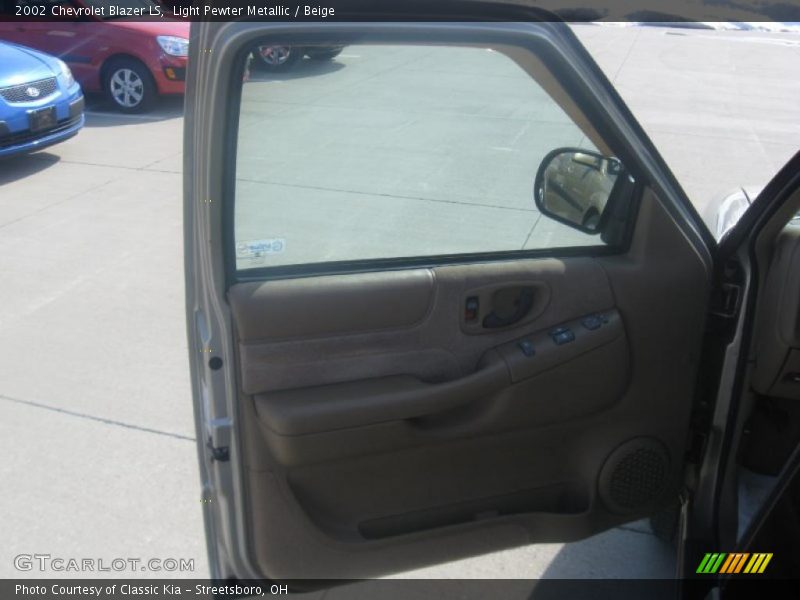 Light Pewter Metallic / Beige 2002 Chevrolet Blazer LS