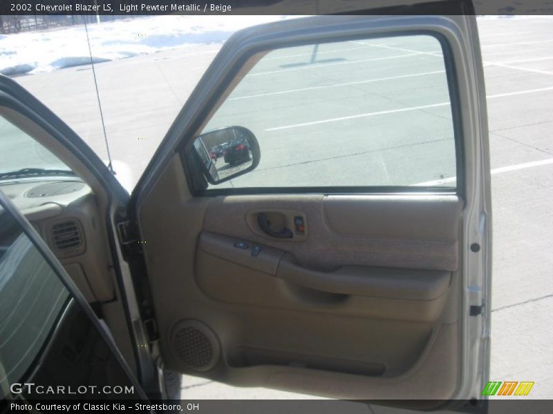 Light Pewter Metallic / Beige 2002 Chevrolet Blazer LS