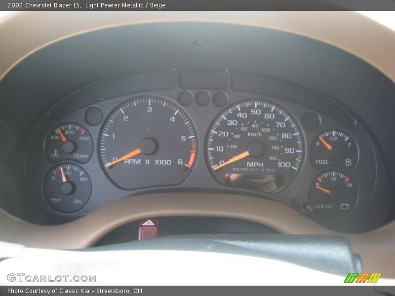 Light Pewter Metallic / Beige 2002 Chevrolet Blazer LS