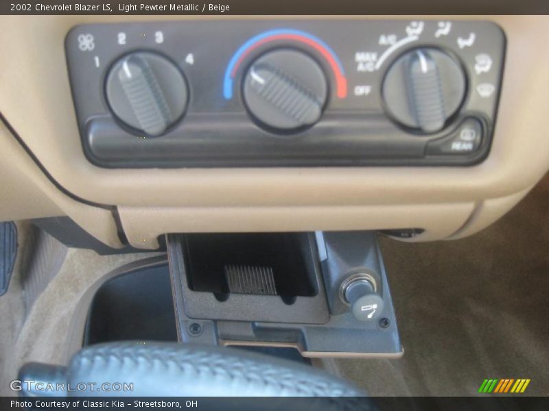 Light Pewter Metallic / Beige 2002 Chevrolet Blazer LS