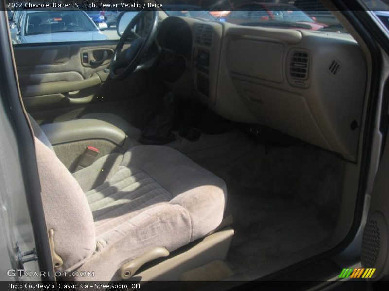 Light Pewter Metallic / Beige 2002 Chevrolet Blazer LS