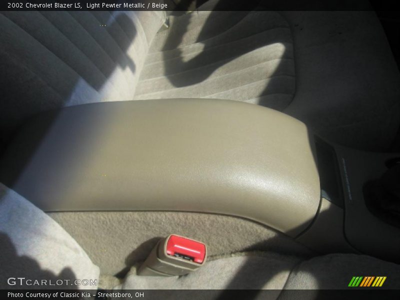Light Pewter Metallic / Beige 2002 Chevrolet Blazer LS