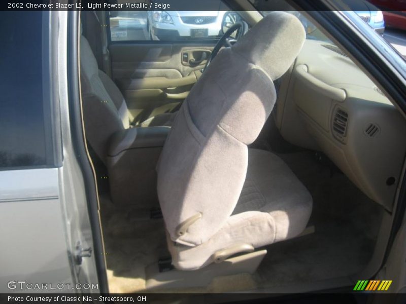 Light Pewter Metallic / Beige 2002 Chevrolet Blazer LS