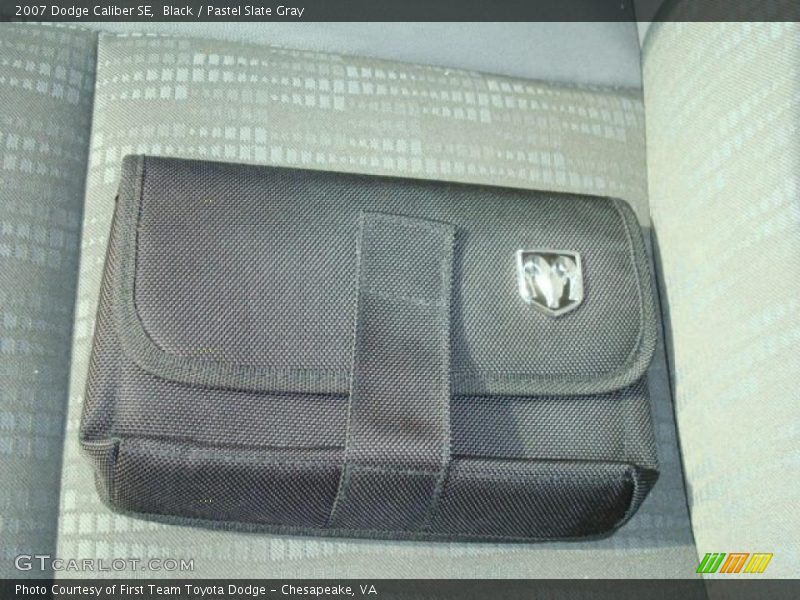 Black / Pastel Slate Gray 2007 Dodge Caliber SE