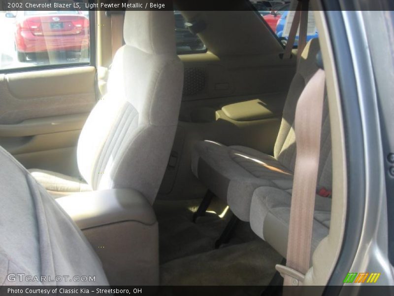 Light Pewter Metallic / Beige 2002 Chevrolet Blazer LS