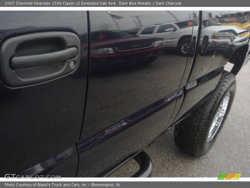 Dark Blue Metallic / Dark Charcoal 2007 Chevrolet Silverado 1500 Classic LS Extended Cab 4x4