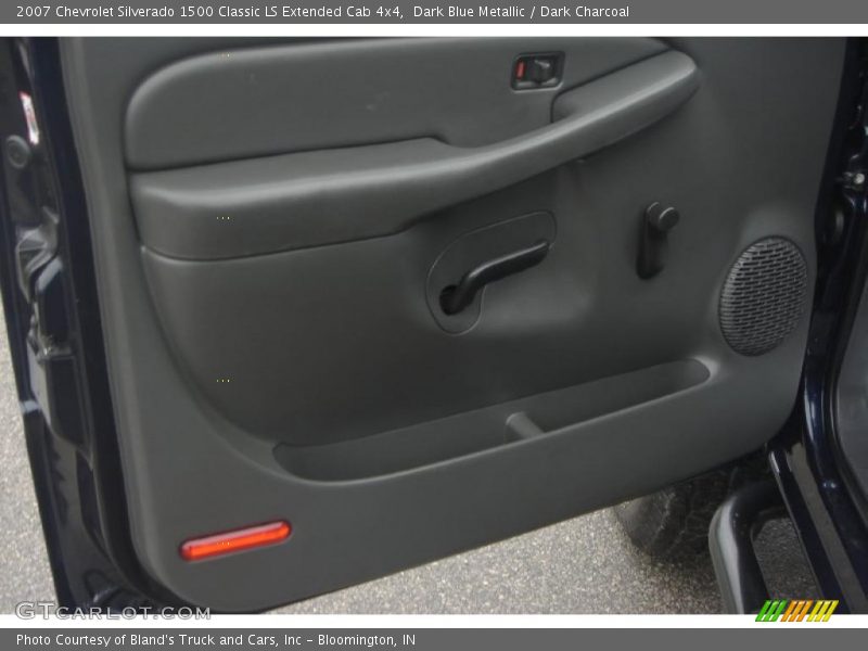 Dark Blue Metallic / Dark Charcoal 2007 Chevrolet Silverado 1500 Classic LS Extended Cab 4x4