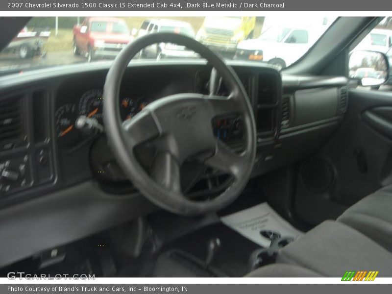 Dark Blue Metallic / Dark Charcoal 2007 Chevrolet Silverado 1500 Classic LS Extended Cab 4x4