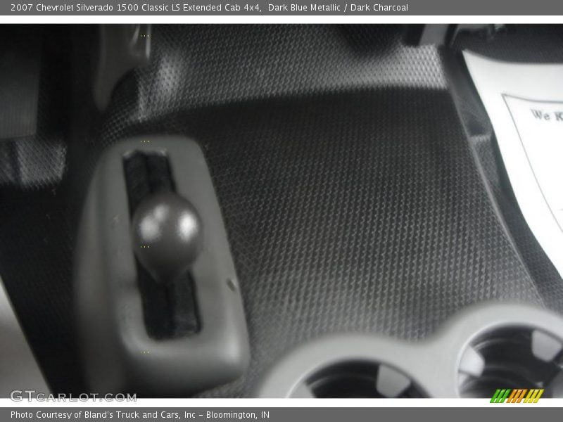 Dark Blue Metallic / Dark Charcoal 2007 Chevrolet Silverado 1500 Classic LS Extended Cab 4x4