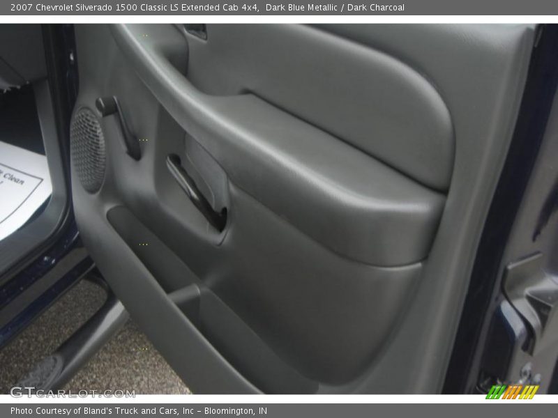 Dark Blue Metallic / Dark Charcoal 2007 Chevrolet Silverado 1500 Classic LS Extended Cab 4x4