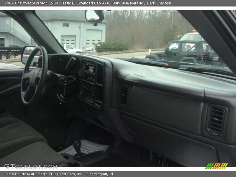 Dark Blue Metallic / Dark Charcoal 2007 Chevrolet Silverado 1500 Classic LS Extended Cab 4x4