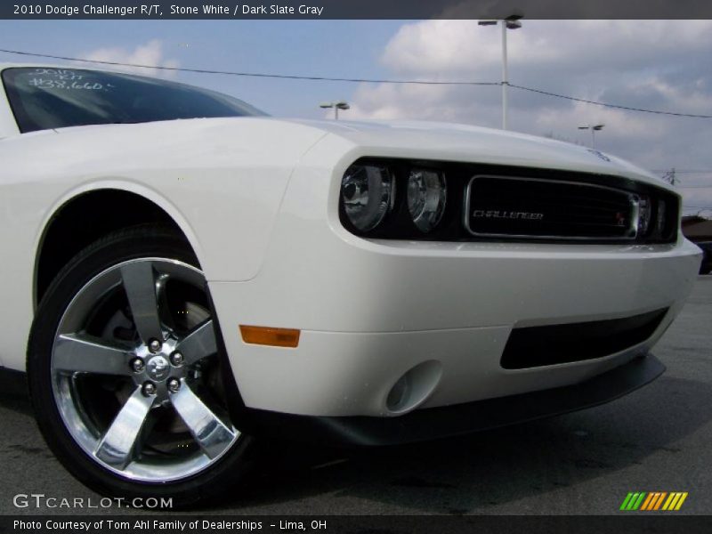 Stone White / Dark Slate Gray 2010 Dodge Challenger R/T