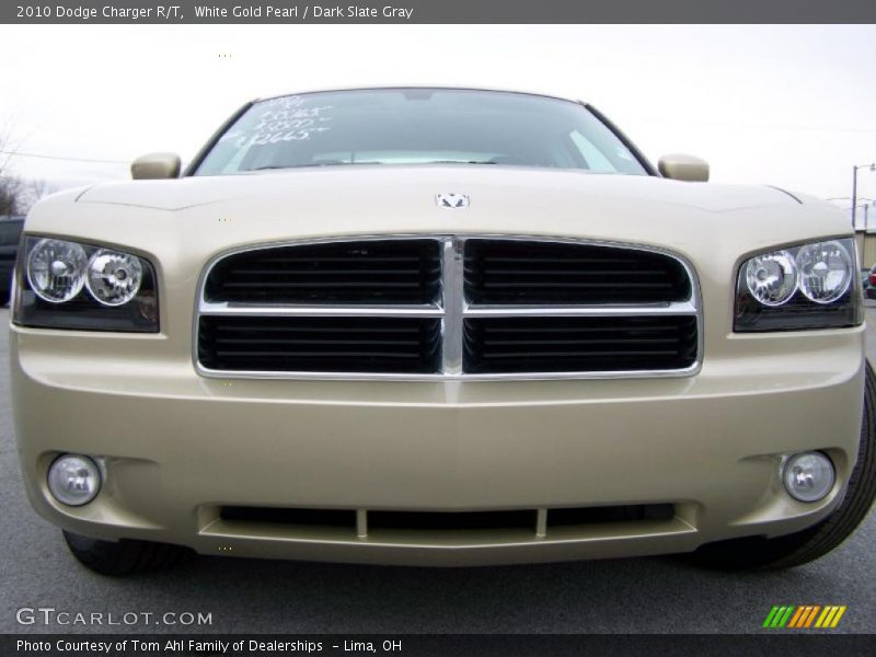 White Gold Pearl / Dark Slate Gray 2010 Dodge Charger R/T