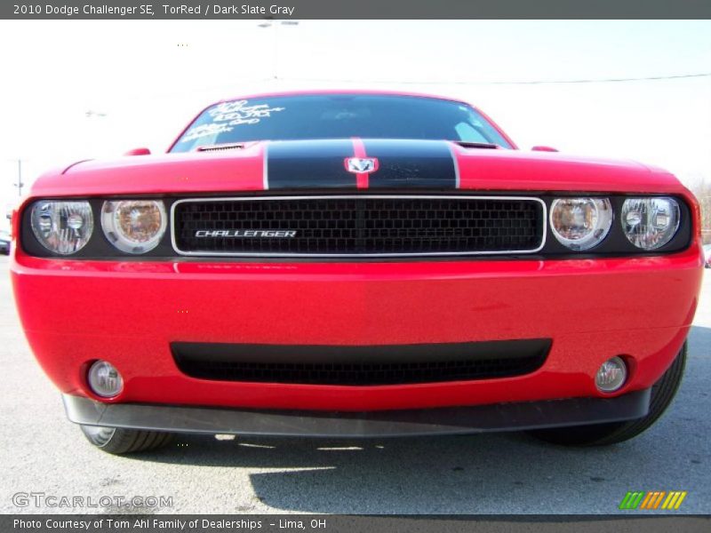 TorRed / Dark Slate Gray 2010 Dodge Challenger SE