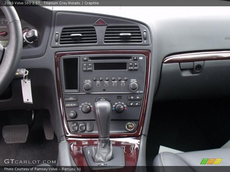 Titanium Grey Metallic / Graphite 2009 Volvo S60 2.5T