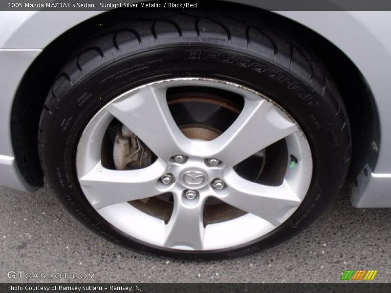 Sunlight Silver Metallic / Black/Red 2005 Mazda MAZDA3 s Sedan