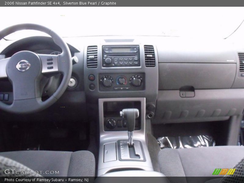 Silverton Blue Pearl / Graphite 2006 Nissan Pathfinder SE 4x4