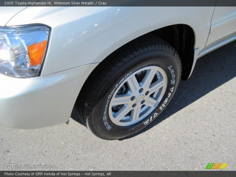 Millenium Silver Metallic / Gray 2005 Toyota Highlander I4