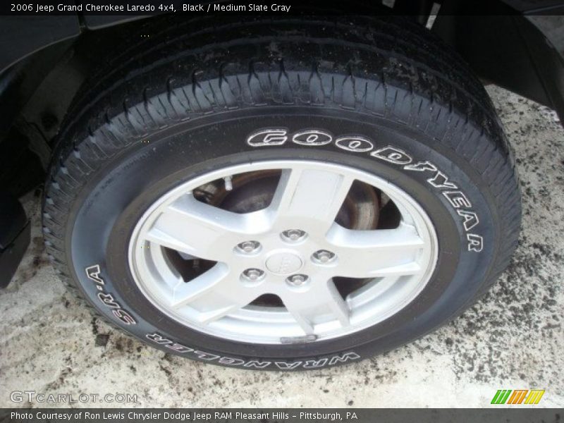 Black / Medium Slate Gray 2006 Jeep Grand Cherokee Laredo 4x4