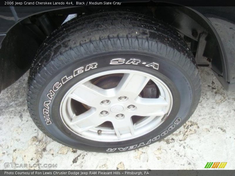 Black / Medium Slate Gray 2006 Jeep Grand Cherokee Laredo 4x4