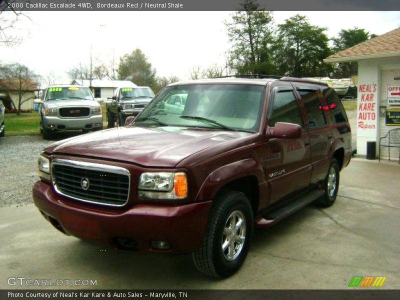 Bordeaux Red / Neutral Shale 2000 Cadillac Escalade 4WD