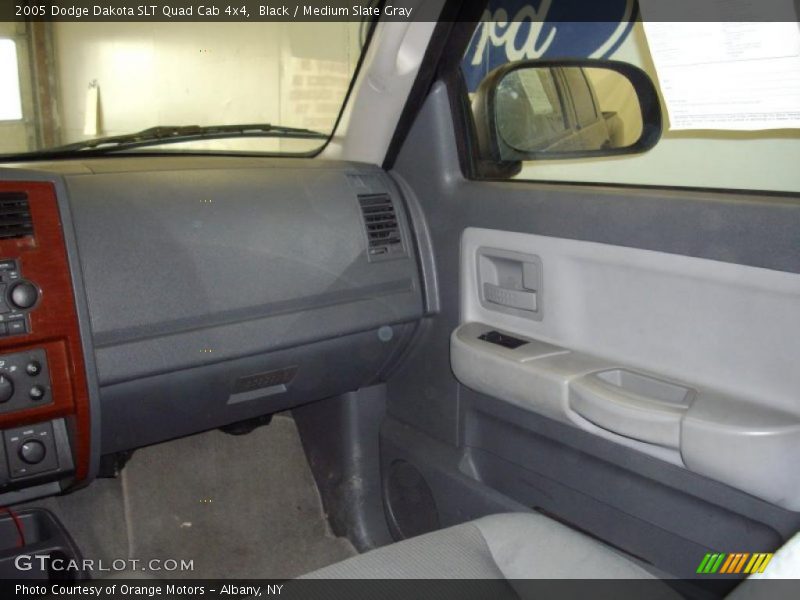 Black / Medium Slate Gray 2005 Dodge Dakota SLT Quad Cab 4x4