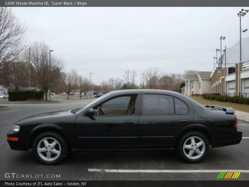 Super Black / Beige 1998 Nissan Maxima SE